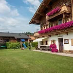 Narzenhof Wellness Chalets, Familien&luxus Am Bauernhof Apartment *
